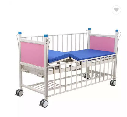 Hand het Ziekenhuis Pediatrisch Bed Twee Onstabiel Kindbed met Bed Hoofdraad